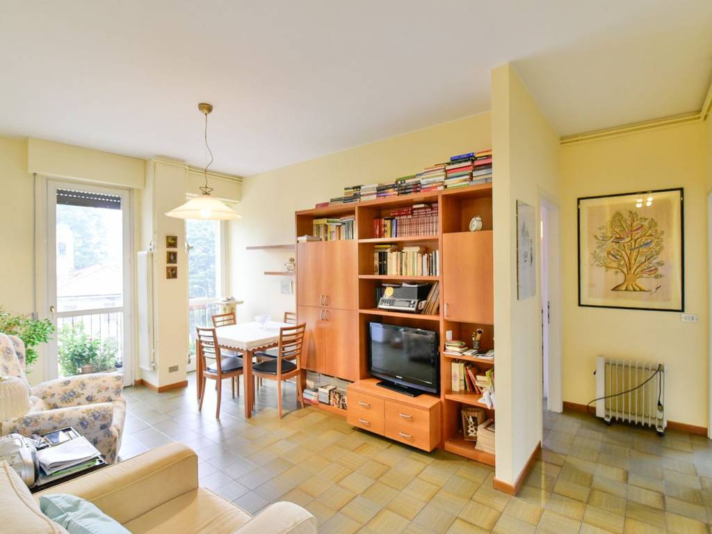 appartamento in vendita a Carugo