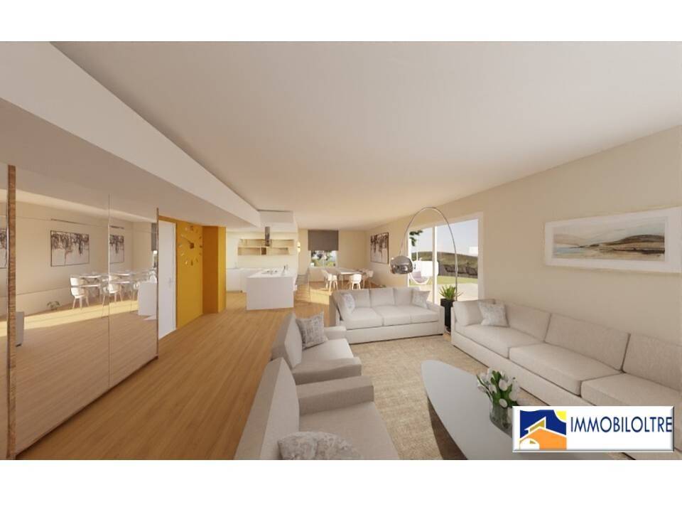 casa indipendente in vendita a Carugo