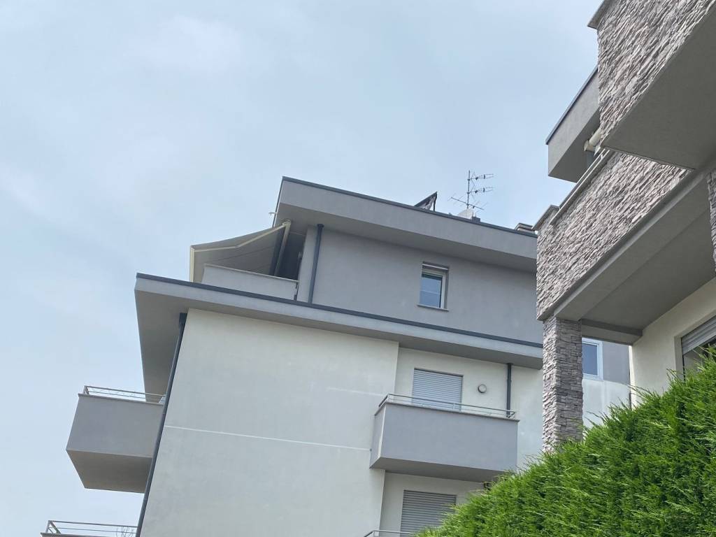 appartamento in vendita a Carugo