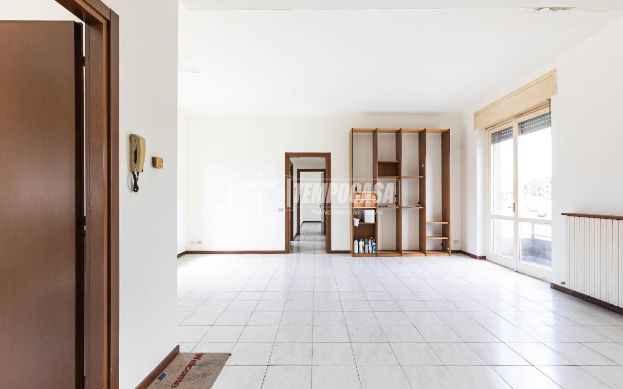 appartamento in vendita a Carugo