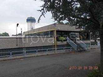 capannone in vendita a Carugo