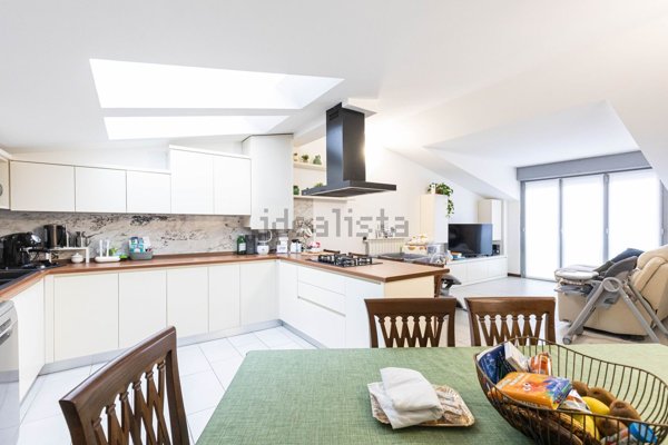 appartamento in vendita a Carugo