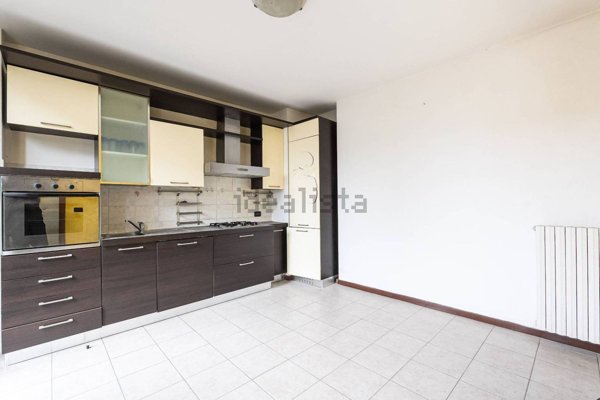 appartamento in vendita a Carugo