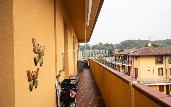 appartamento in vendita a Carugo