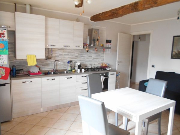 appartamento in vendita a Carugo