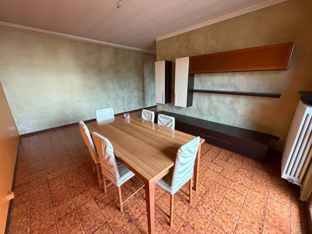 appartamento in vendita a Carugo