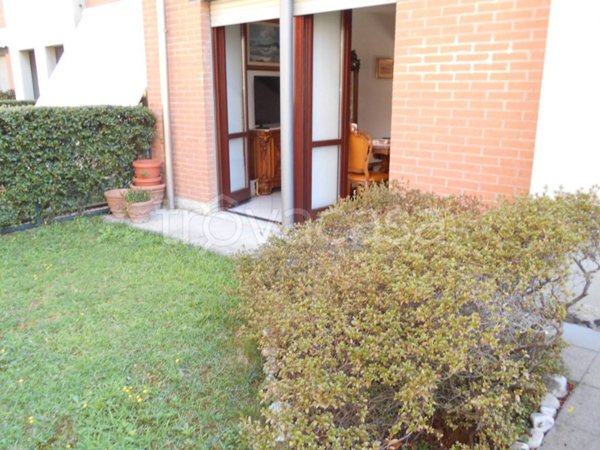 casa indipendente in vendita a Carugo