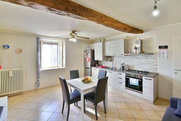 appartamento in vendita a Carugo