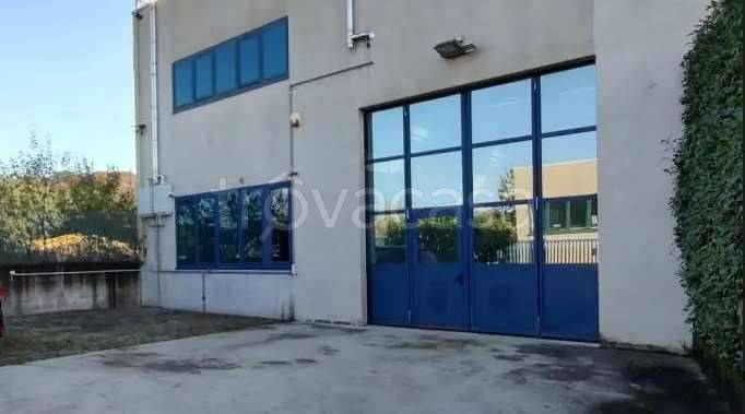 terreno edificabile in vendita a Carugo