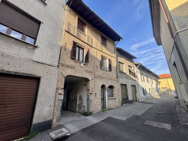 appartamento in vendita a Carugo