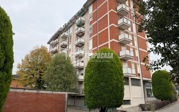 appartamento in vendita a Carugo