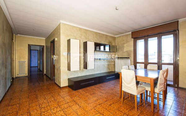 appartamento in vendita a Carugo