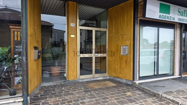 appartamento in vendita a Carugo