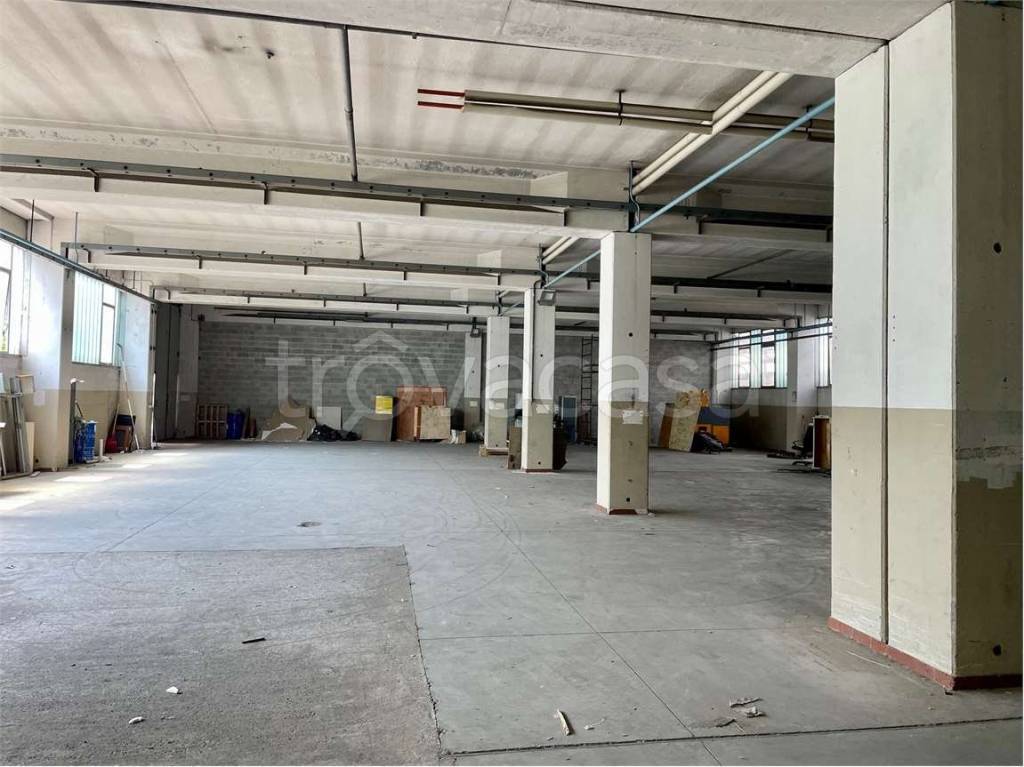 appartamento in vendita a Carugo