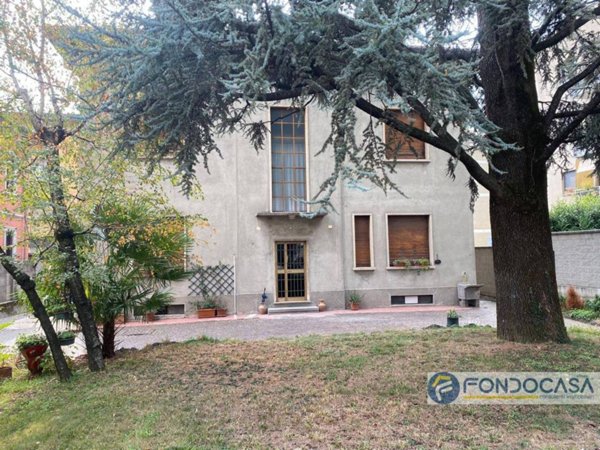 appartamento in vendita a Carugo