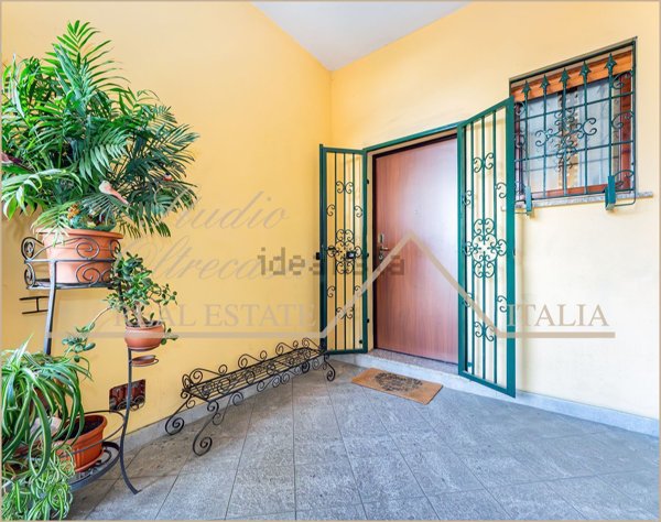 appartamento in vendita a Carugo