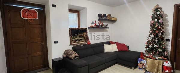 appartamento in vendita a Carugo