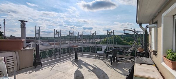 appartamento in vendita a Carugo