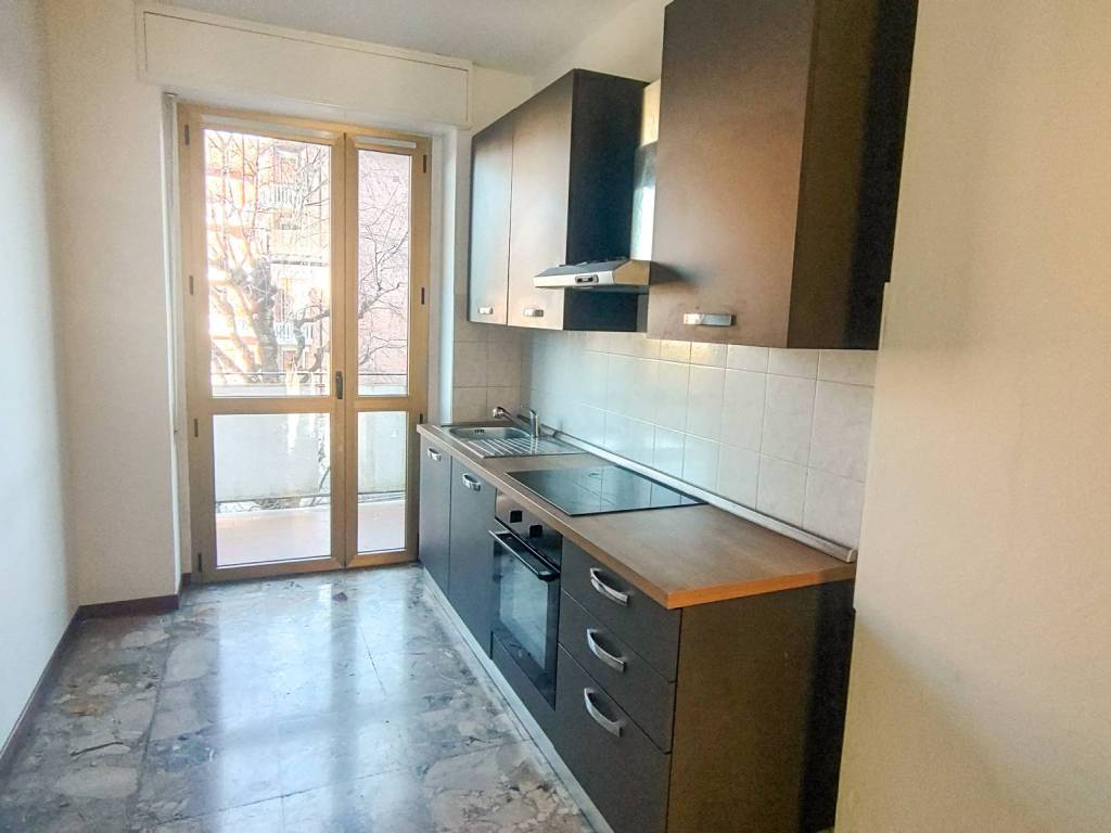 appartamento in vendita a Carugo