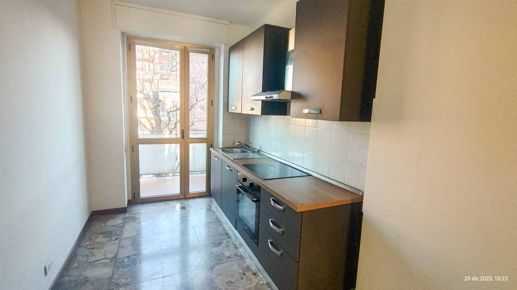 appartamento in vendita a Carugo