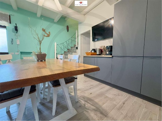 casa indipendente in vendita a Carugo