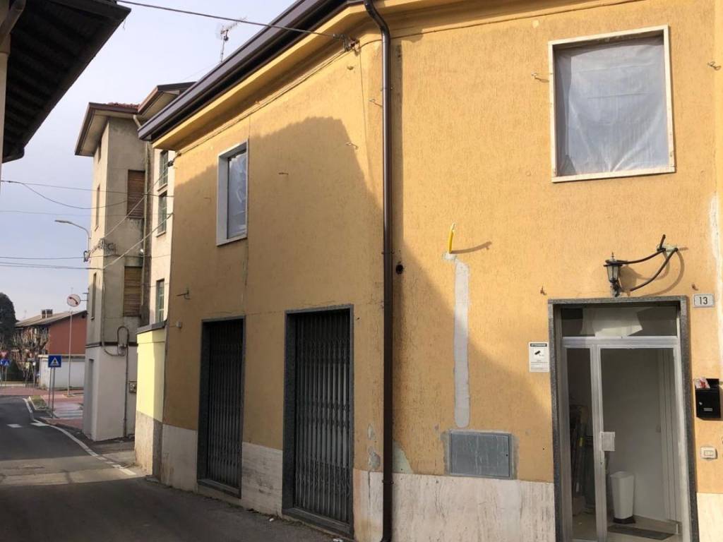 appartamento in vendita a Carugo