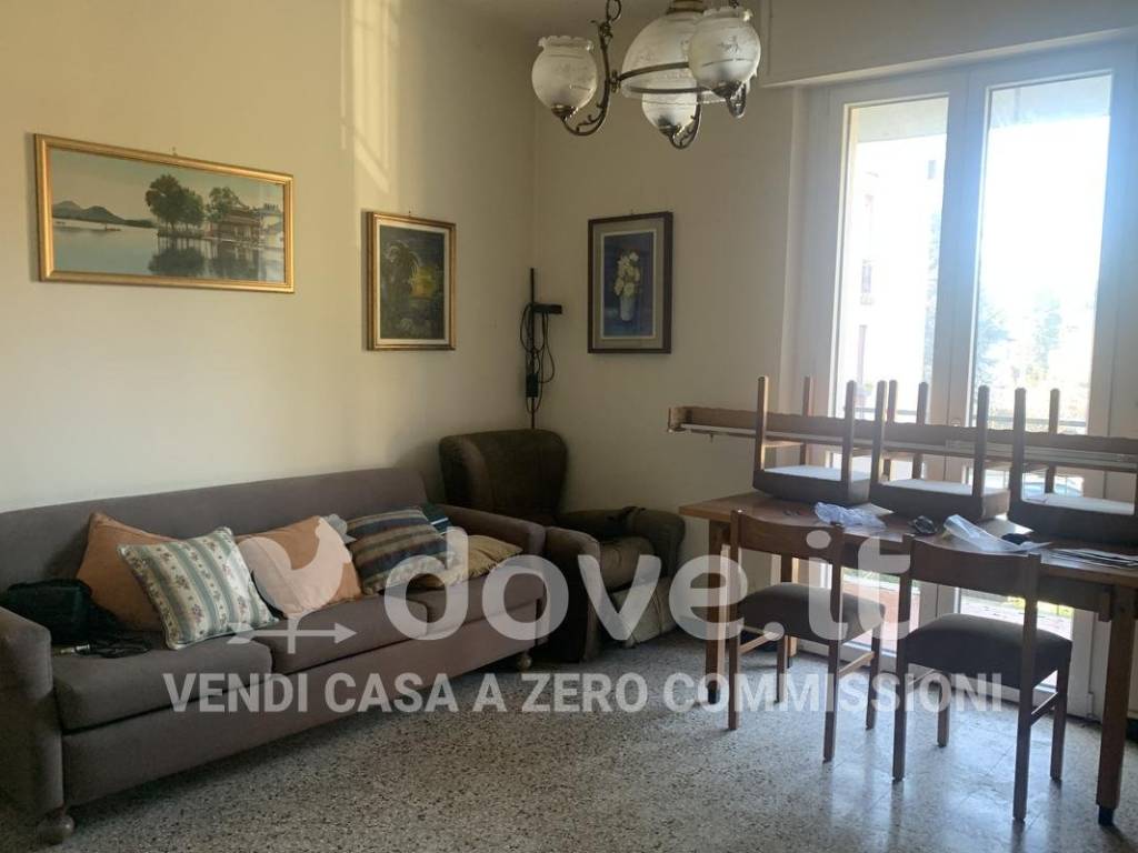 appartamento in vendita a Carugo