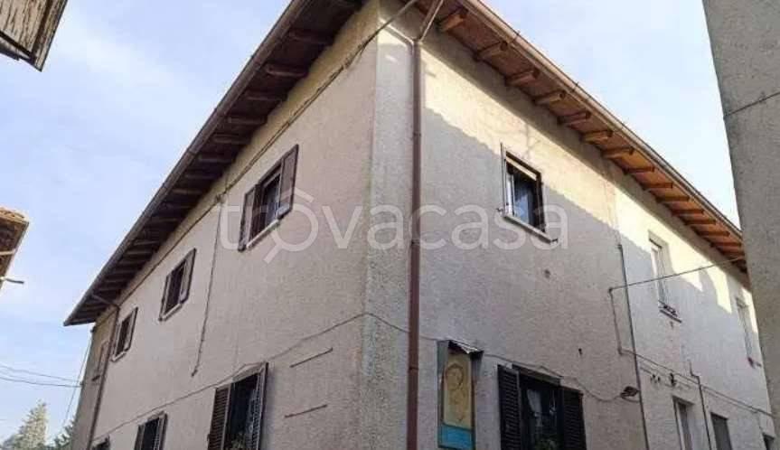 appartamento in vendita a Carugo