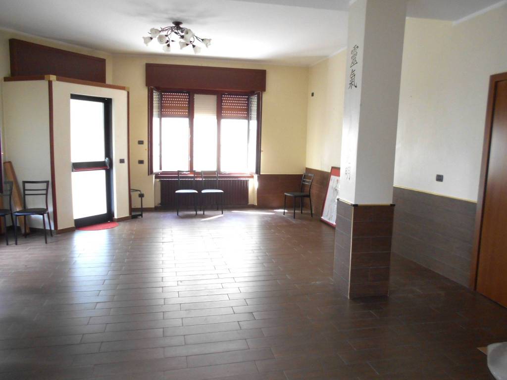 appartamento in vendita a Carugo