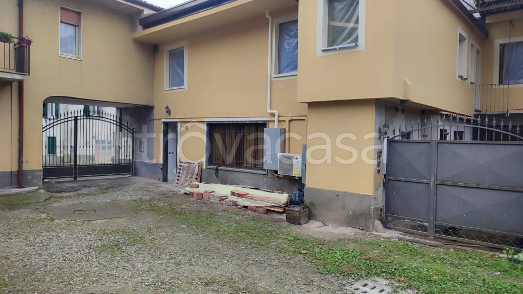 appartamento in vendita a Carugo