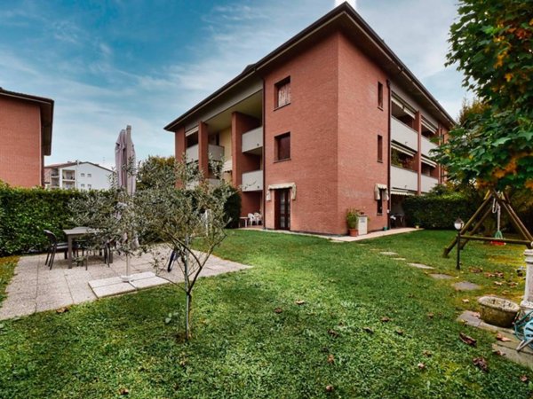 appartamento in vendita a Carugo