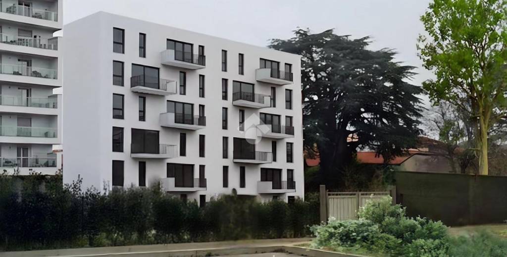 appartamento in vendita a Carugo