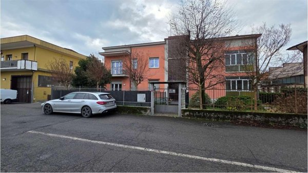 appartamento in vendita a Carugo