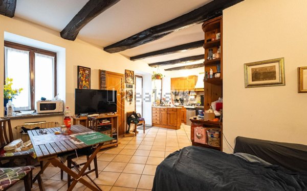 appartamento in vendita a Carugo