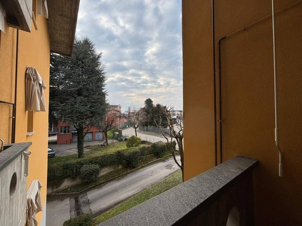 appartamento in vendita a Carugo