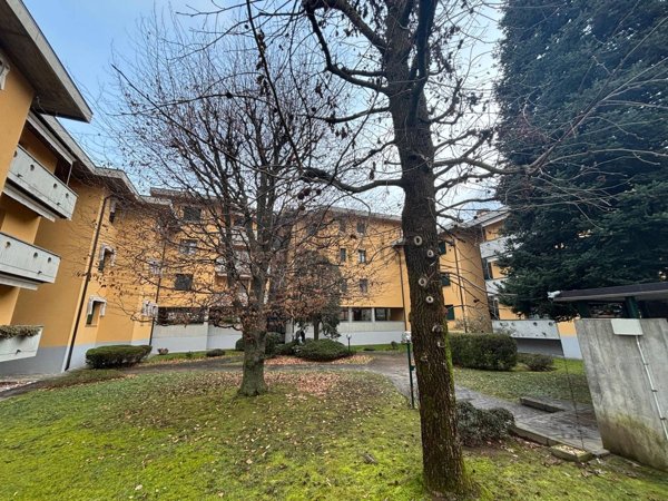 appartamento in vendita a Carugo