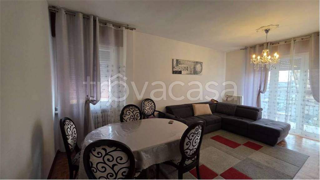 appartamento in vendita a Carugo