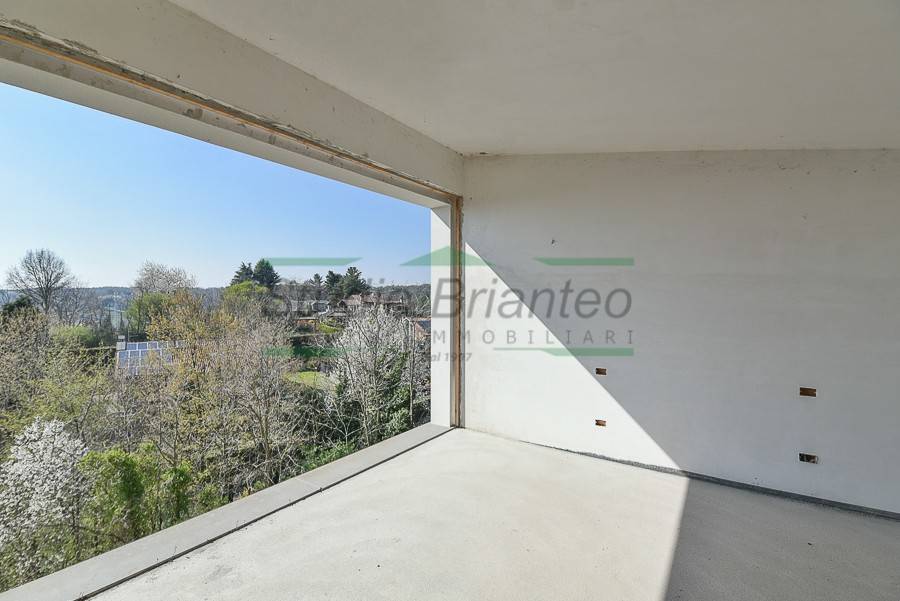 casa indipendente in vendita a Carugo