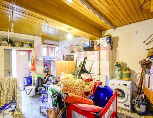 casa indipendente in vendita a Carugo