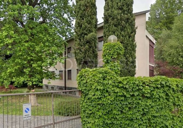 appartamento in vendita a Carugo