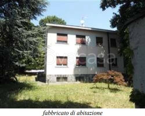 appartamento in vendita a Carugo