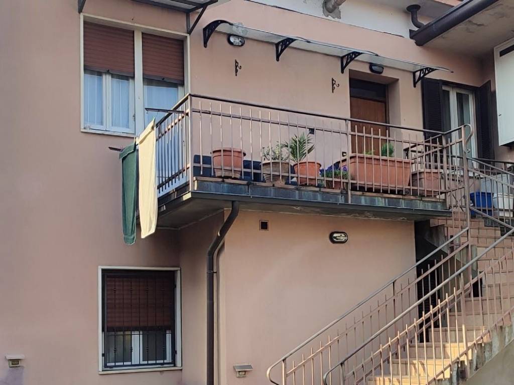 appartamento in vendita a Carugo