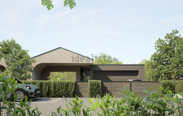 casa indipendente in vendita a Carugo