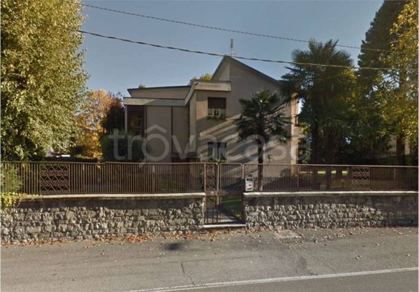 appartamento in vendita a Carugo