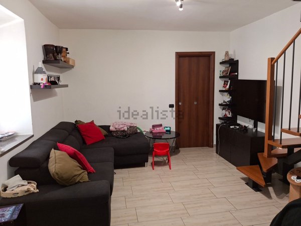 appartamento in vendita a Carugo