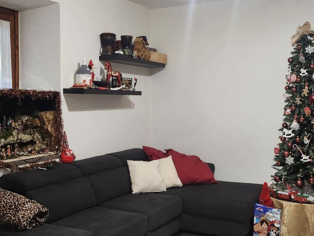 appartamento in vendita a Carugo