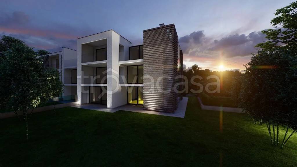 casa indipendente in vendita a Carugo