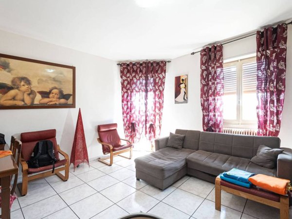 appartamento in vendita a Carugo