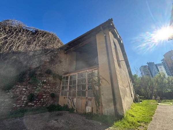 appartamento in vendita a Carugo