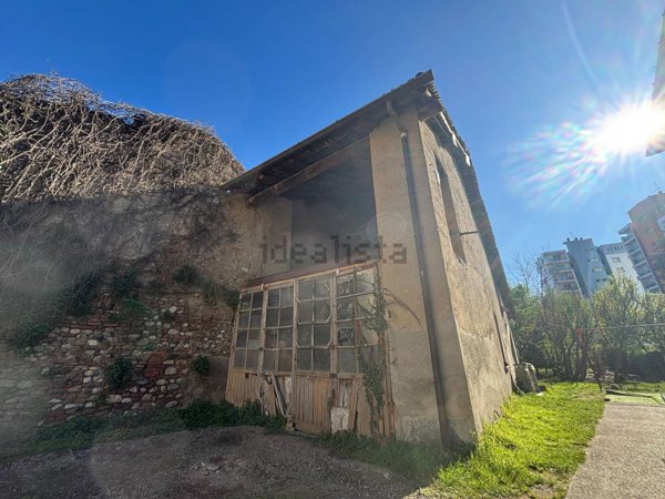 appartamento in vendita a Carugo